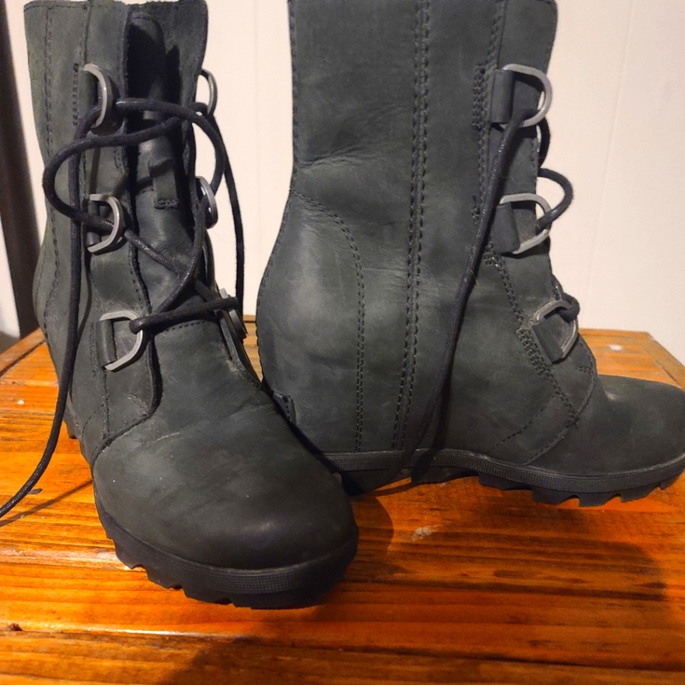 Sorel Wedges Size 6.5